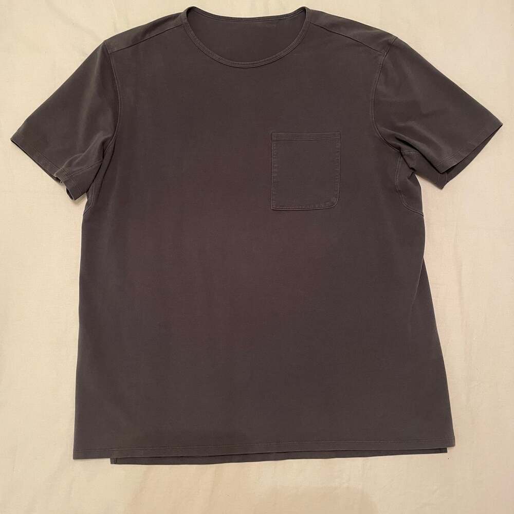 Lululemon Men’s Chest Pocket Relaxed Fit T-Shirt